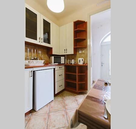 Comedy Apartment Budapest Bagian luar foto